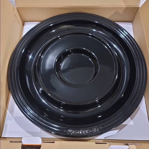 Le Creuset Cheese Platter w/ Wood Cutting